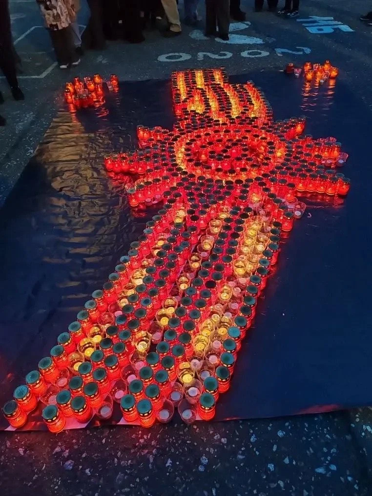 Акция «Свеча памяти»  Вчера - 20:00. Зажглись свечи. Зажглась память.  Вечером ученики, родители и п