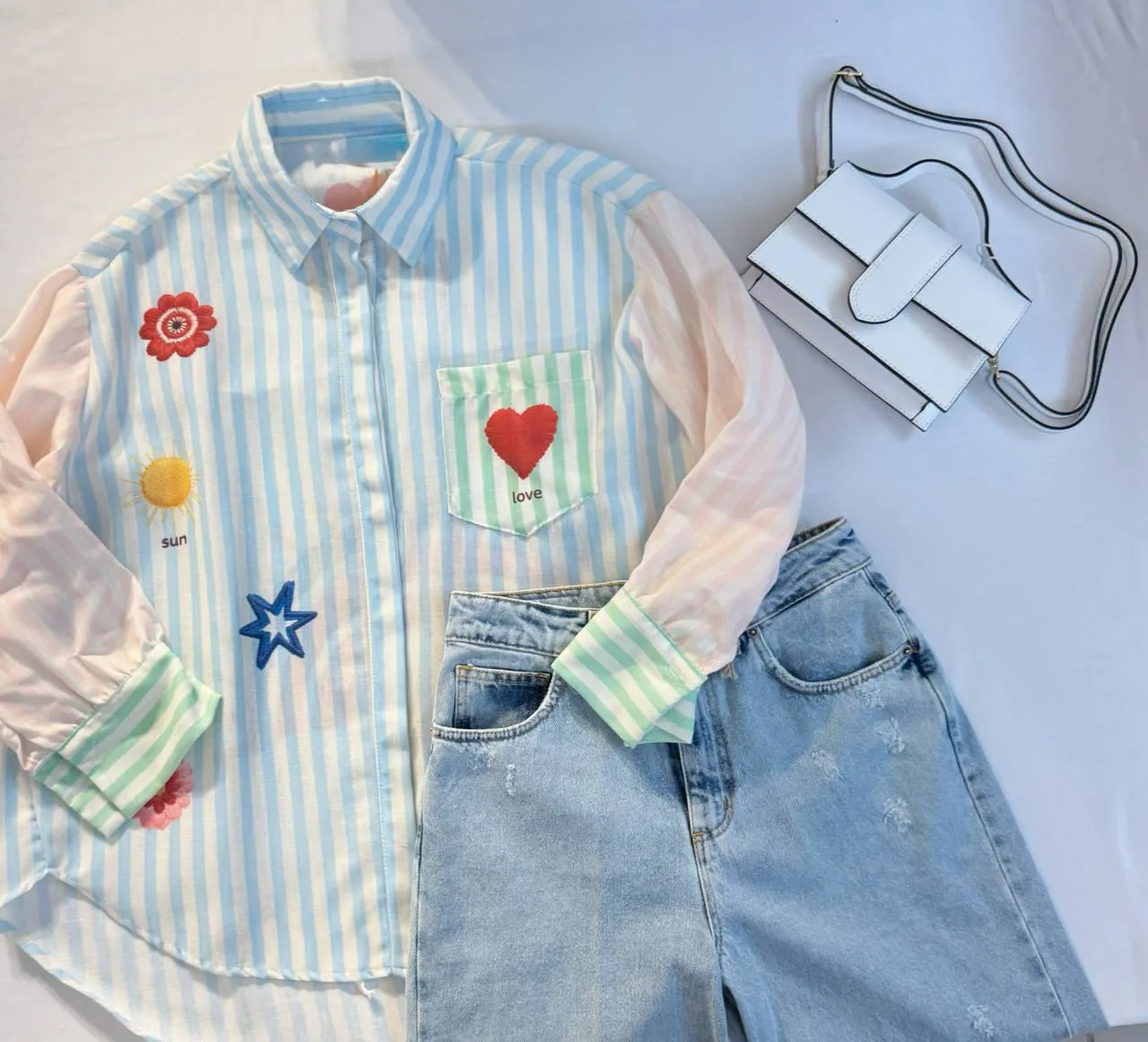#рубашка/shirt 70€
#Джинсы/jeans 89€
#Сумка/bag 75€

Для заказа писать ниже⬇️
[контакт скрыт]