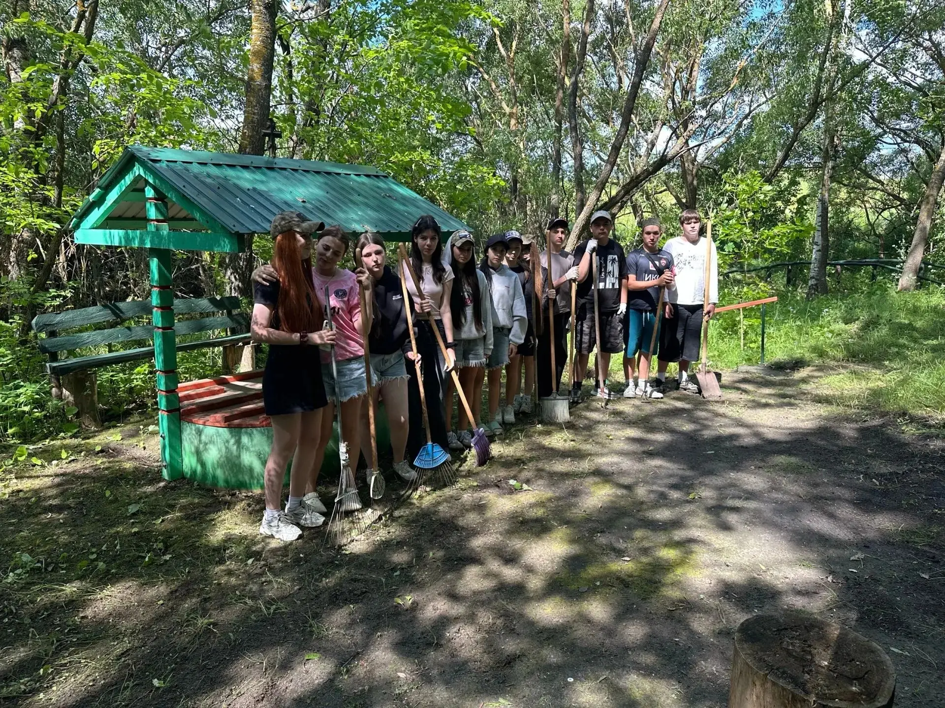 9 день. День патриотизма. В рамках этого дня была оказана волонтерская помощь по благоустройству сел