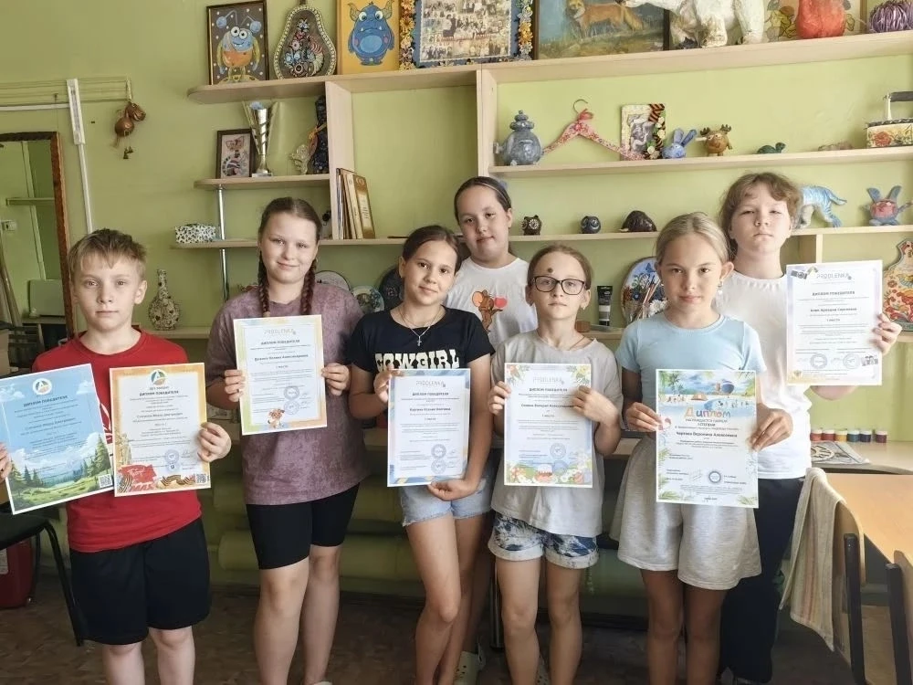 Обучающиеся педагога Бакулиной Н.В. завершили учебный год победами в различных конкурсах:
🏅IX Всеро