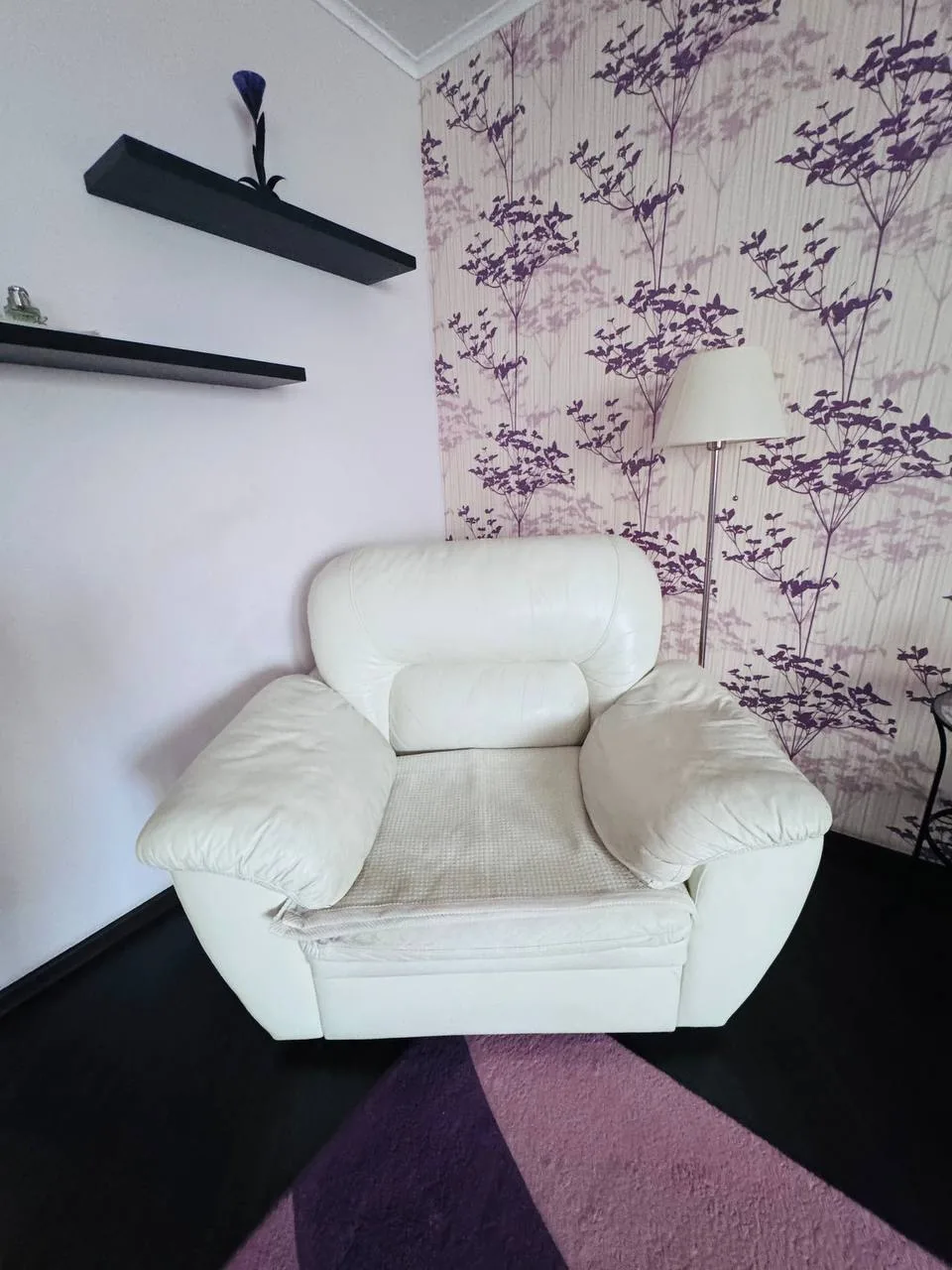 Продам кресло экокожа, раскладывается в спальное место, 5000 р.