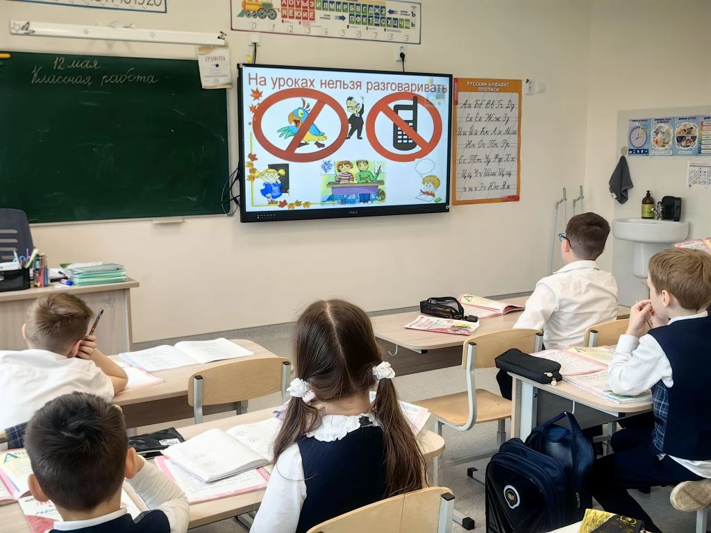 Сегодня  провели инструктаж с ребятами  1И класса на тему: «Правила безопасного и уважительного пове
