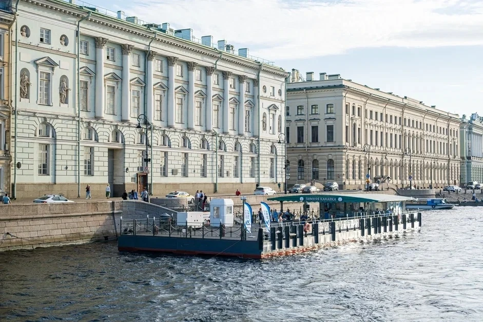 ⚓ На Мойке появился новый причал у Главного штаба
