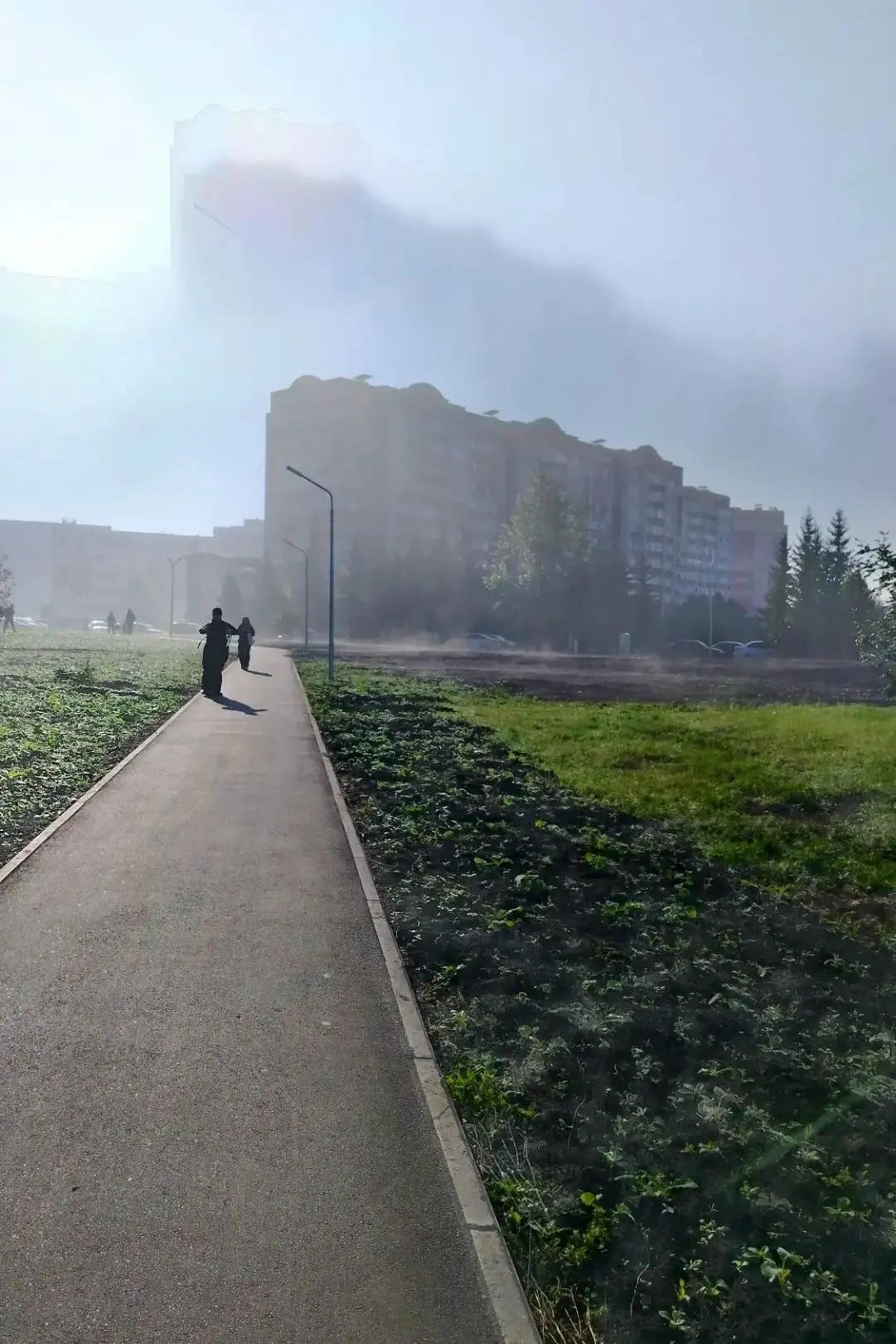 Посмотрите облако как Титаник 😍 Вчера утром сделано фото во время тумана.