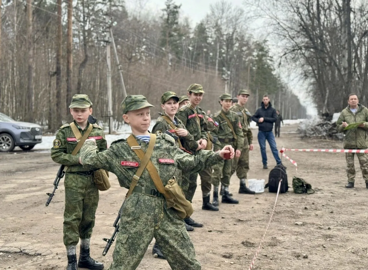 🎗️28 марта воспитанники юнармейского отряда «Юный десантник» имени Героя России Андрея Владимировича