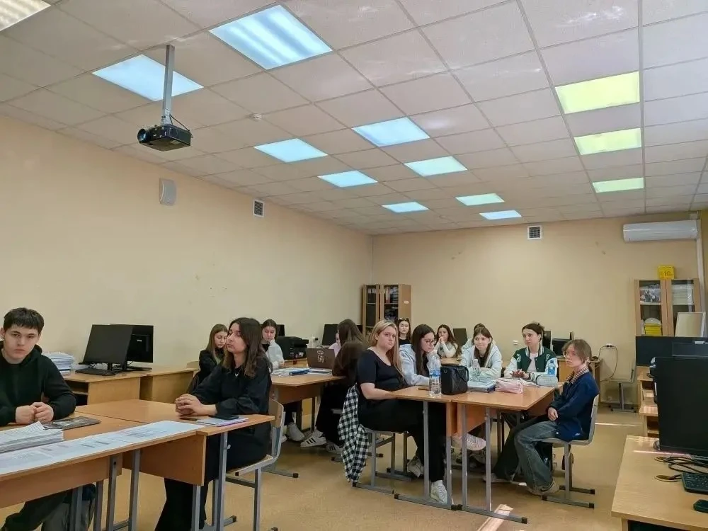 Встреча с представителями Центра занятости 💼

Сегодня в техникуме прошла встреча студентов с предст