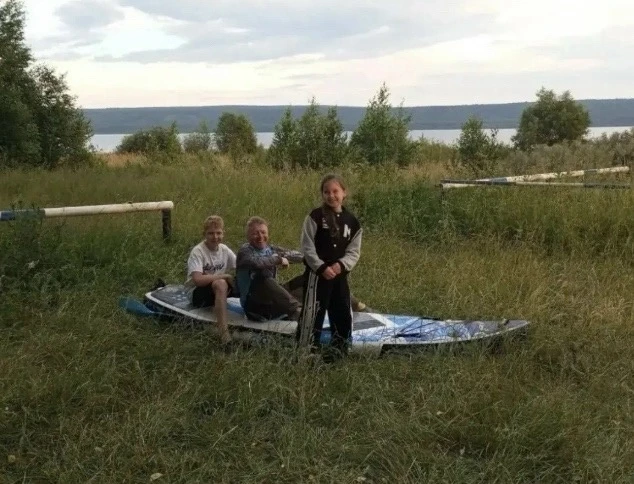 Мужчину и двух детей из Альметьевска спасли на Кандыркуле.

Житель Альметьевска вместе с сыном и пле