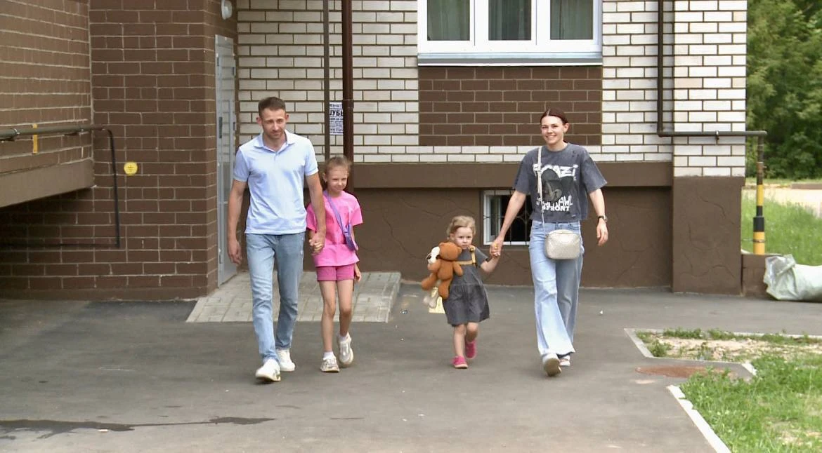 Заботимся о том, чтобы молодые семьи в Смоленской области были уверенны в своём будущем...