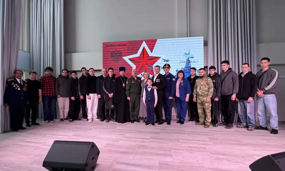 День призывника и награждение героев СВО прошли в Кулешовке  В Кулешовской средней школе № 16 состоя