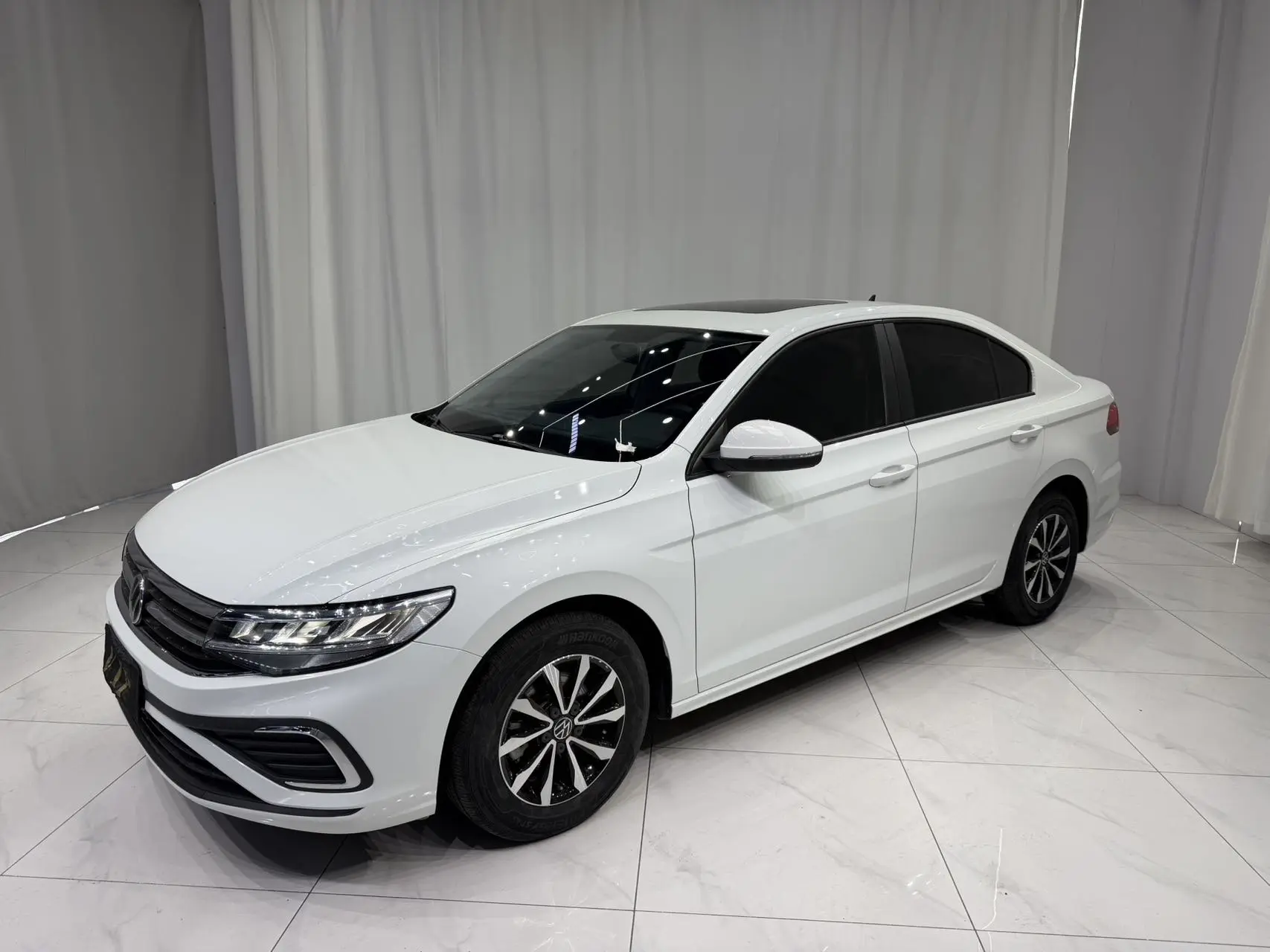 ✅ В продаже в Китае   VW BORA 2023 год 46 000 км 1.5 бензин  Передний привод  КПП - автомат ✅ Компле