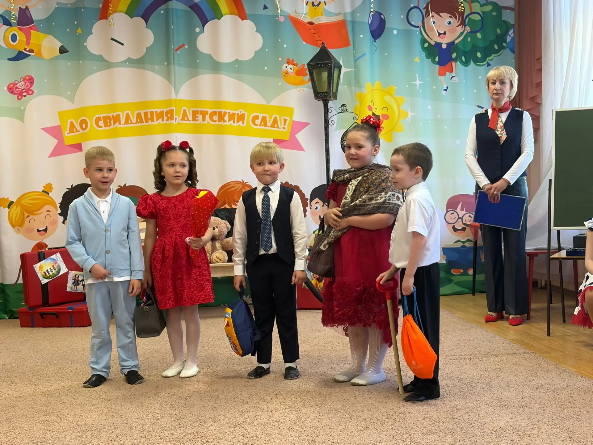 🌸 Наши дошколята — вперёд, к звёздам!    Спасибо за улыбки, игры и первое «спасибо»! Пусть школа под