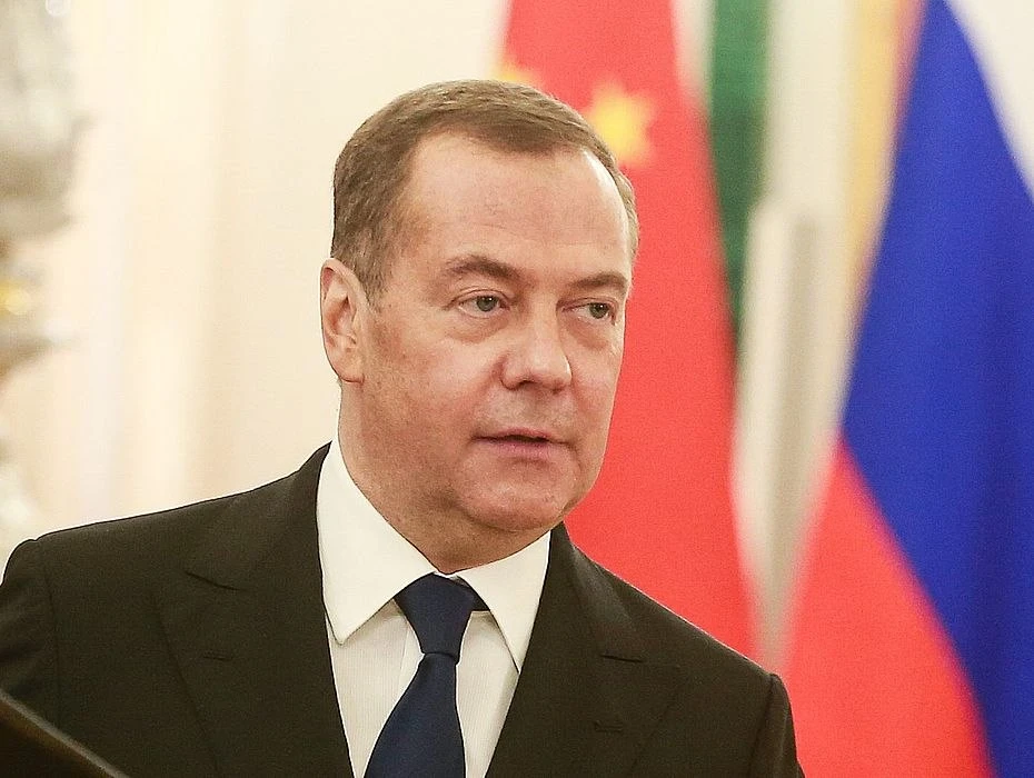 «Киев используют как таран»: Медведев назвал условие урегулирования на Украине