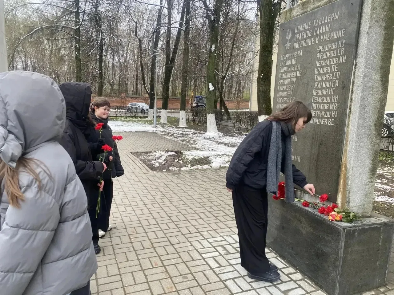Почтим героев — защитим наше будущее!  27 апреля в Туле прошел традиционный городской митинг в сквер