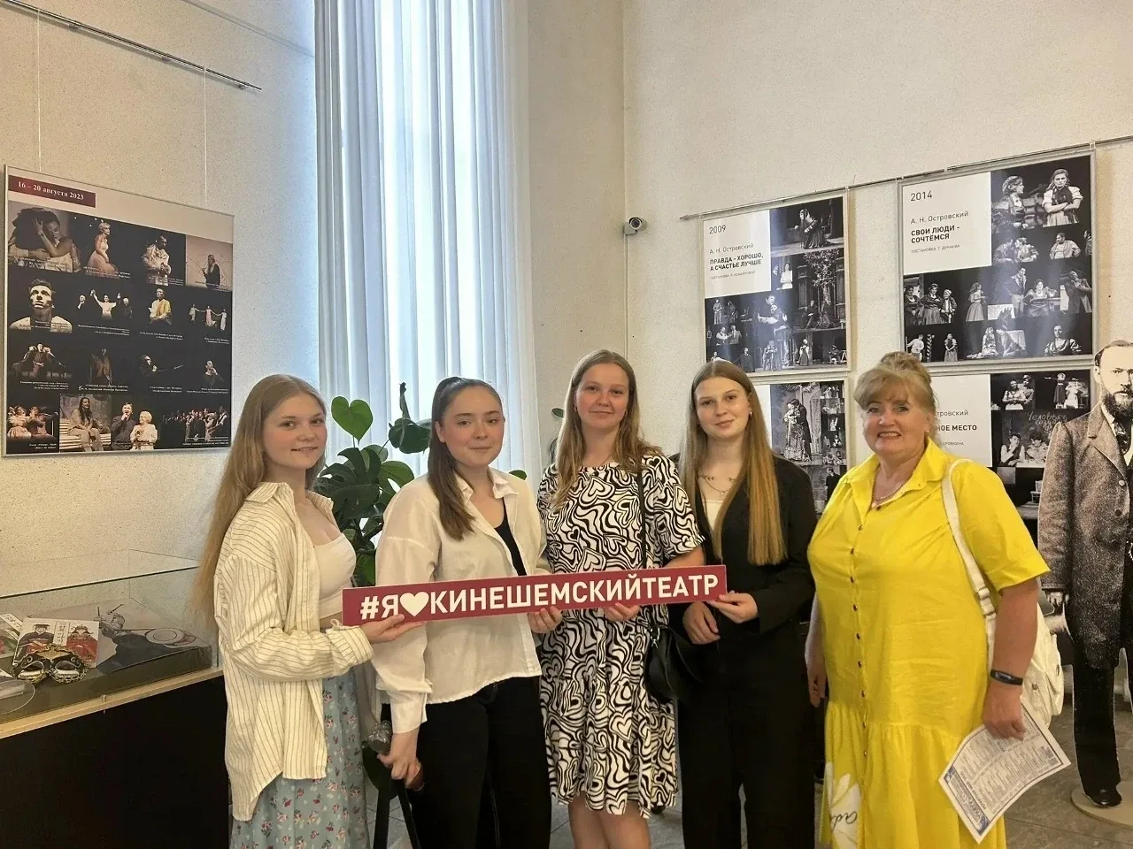 🎭 ✨ Урок истории, человечности и мужества в театре! 

🏛️ В рамках трогательной акции «Память свяще