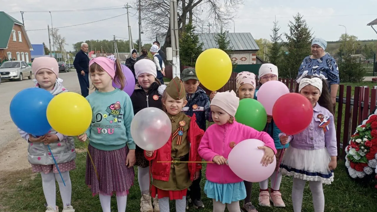 Бүген безнең Олы Кибәхуҗа балалар бакчасында тәрбияләнүче 9 бала  һәм башлангыч мәктәп ...