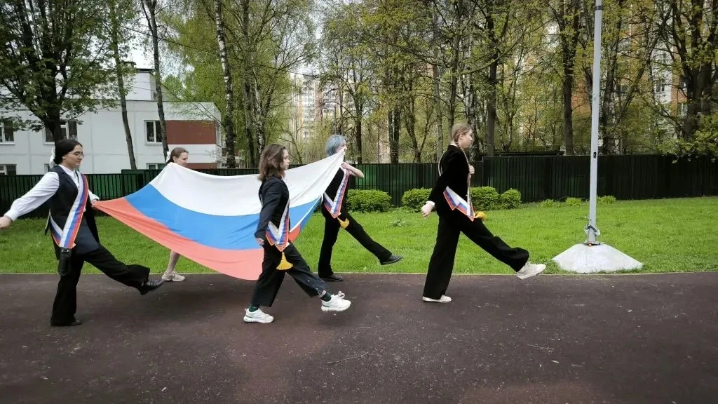 🇷🇺 Торжественное поднятие Флага Российской Федерации    ✨ Почетное право установить Флаг Российской 