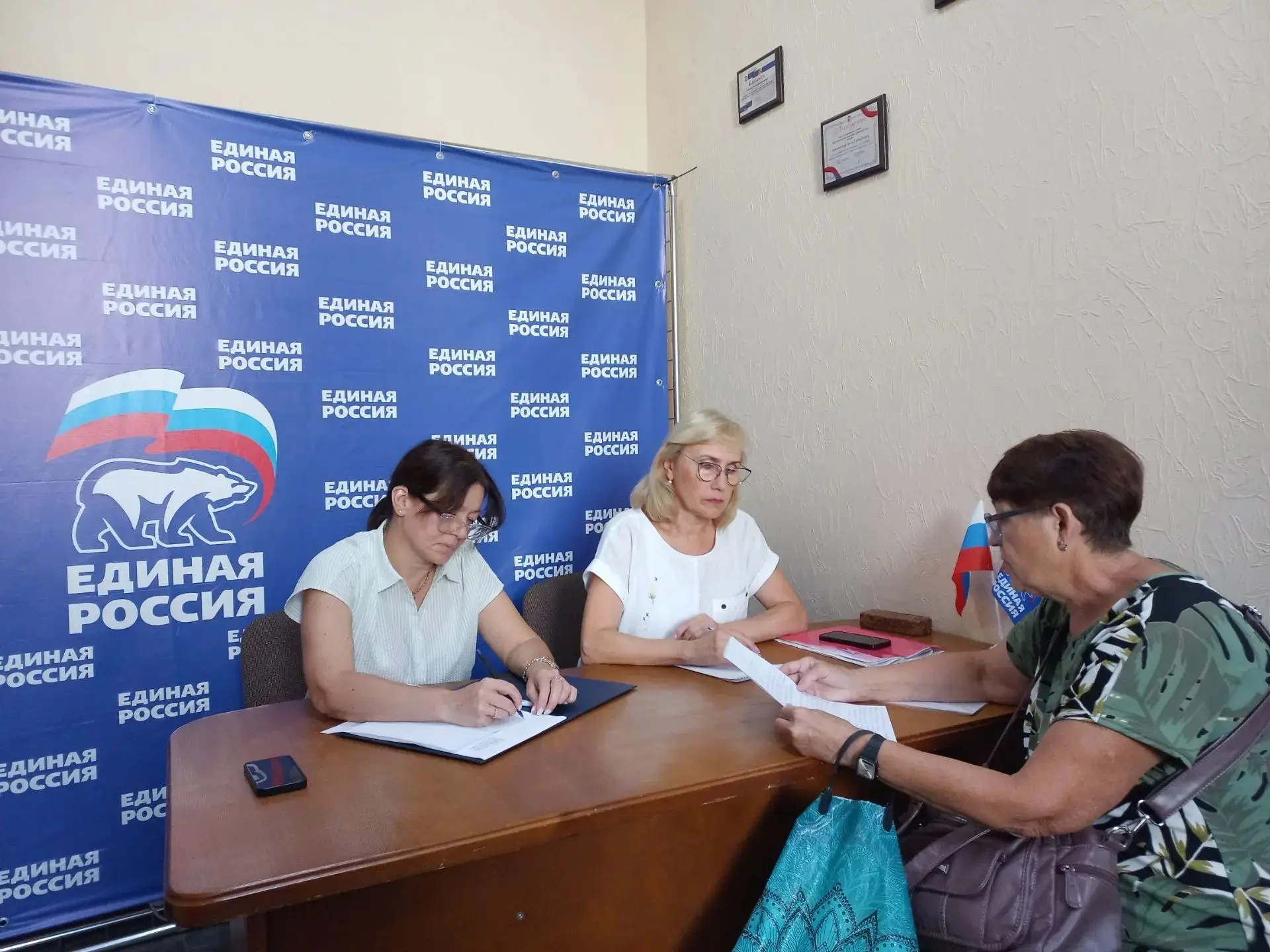 Депутат ЗС Антонина Кокошникова взяла на личный контроль обращение ангарчанки, которой ...