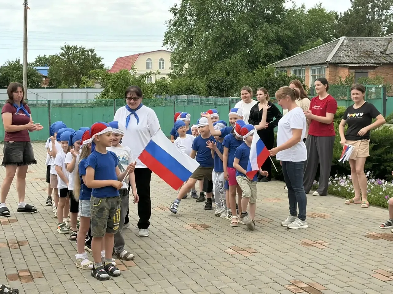 «Три цвета Родины»: спортивное приключение, посвященное Дню России.