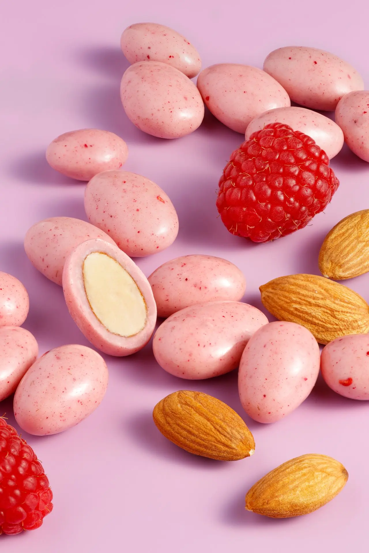 Вот хочу я купить орешки в шоколаде на Wildberries. Открываю поиск, ввожу свой запрос. Пачки, коробк