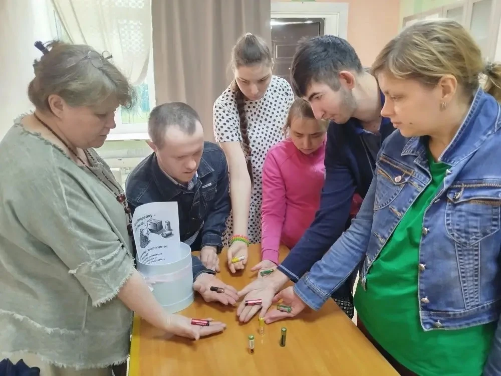 🌍 Сегодня, в День эколога, наши получатели социальных услуг из отделения дневного преб...