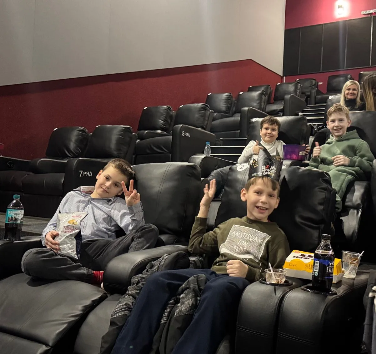 🎞️🎥27 февраля наш 3 Г класс  вместе с мамами, папами, бабушками,младшими братьями,сестрами и, конечн
