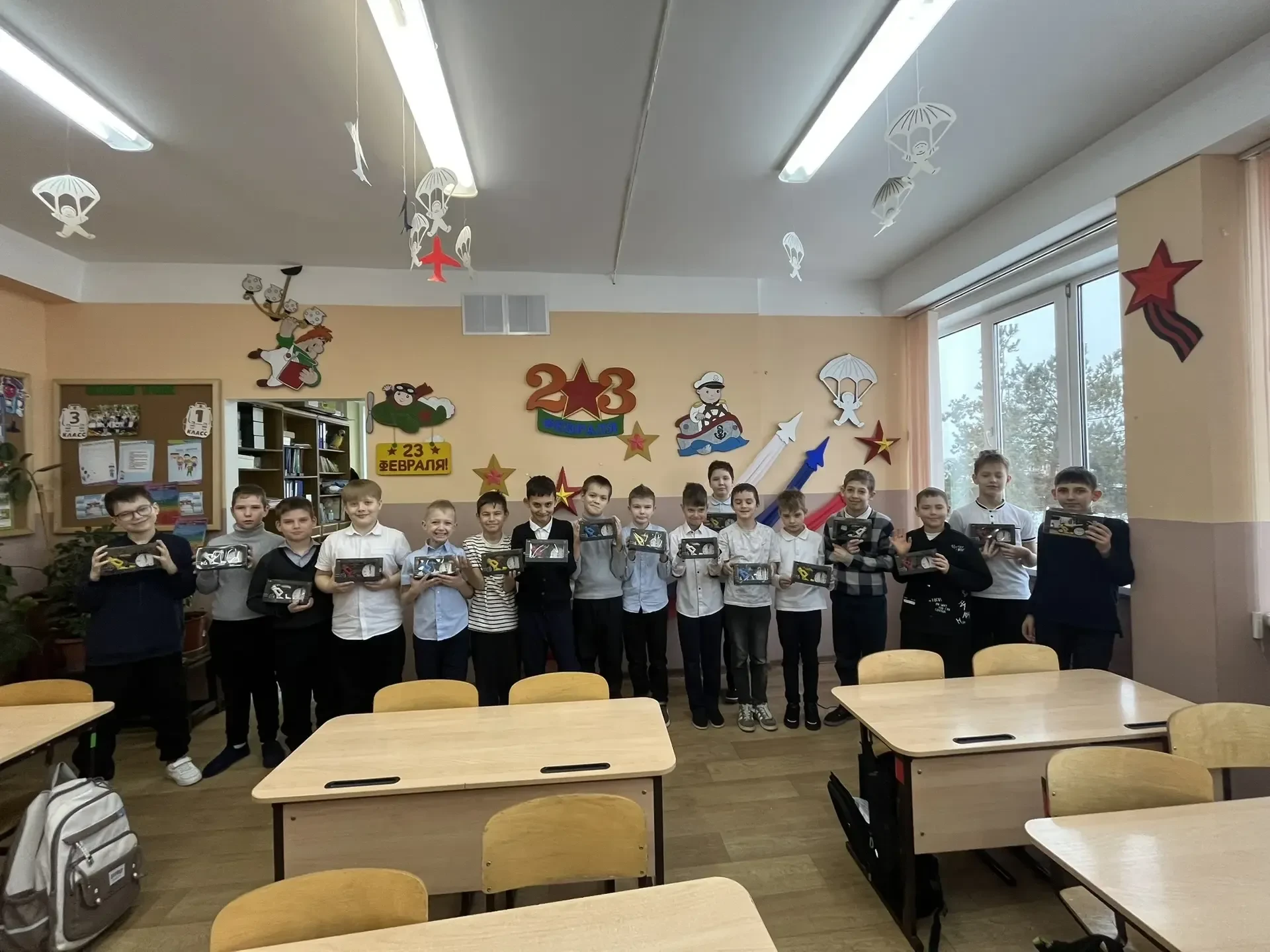 День защитника Отечества в нашей начальной школе  23 февраля в нашей начальной школе прошел замечате