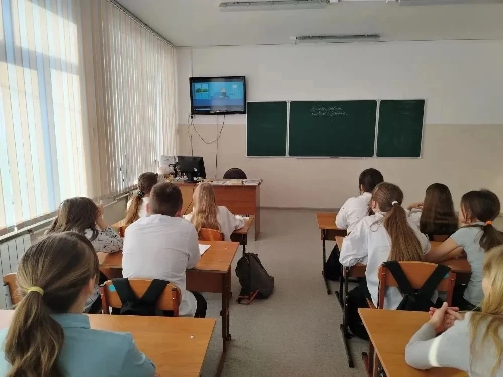 В рамках Декады правовых знаний для учащихся 5–11‑х классов прошёл тематический просмот...