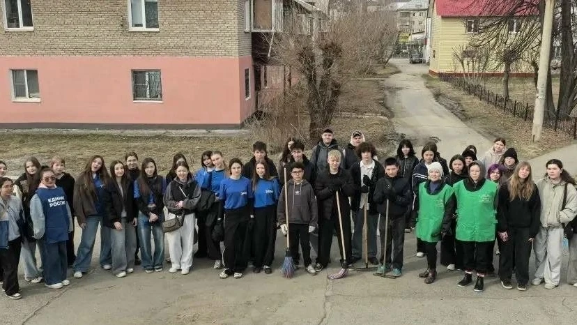 09.04.2026г.  Молодогвардейцы и волонтеры МБОУ лицей 3 навели порядок на территории аллеи Боевой Сла