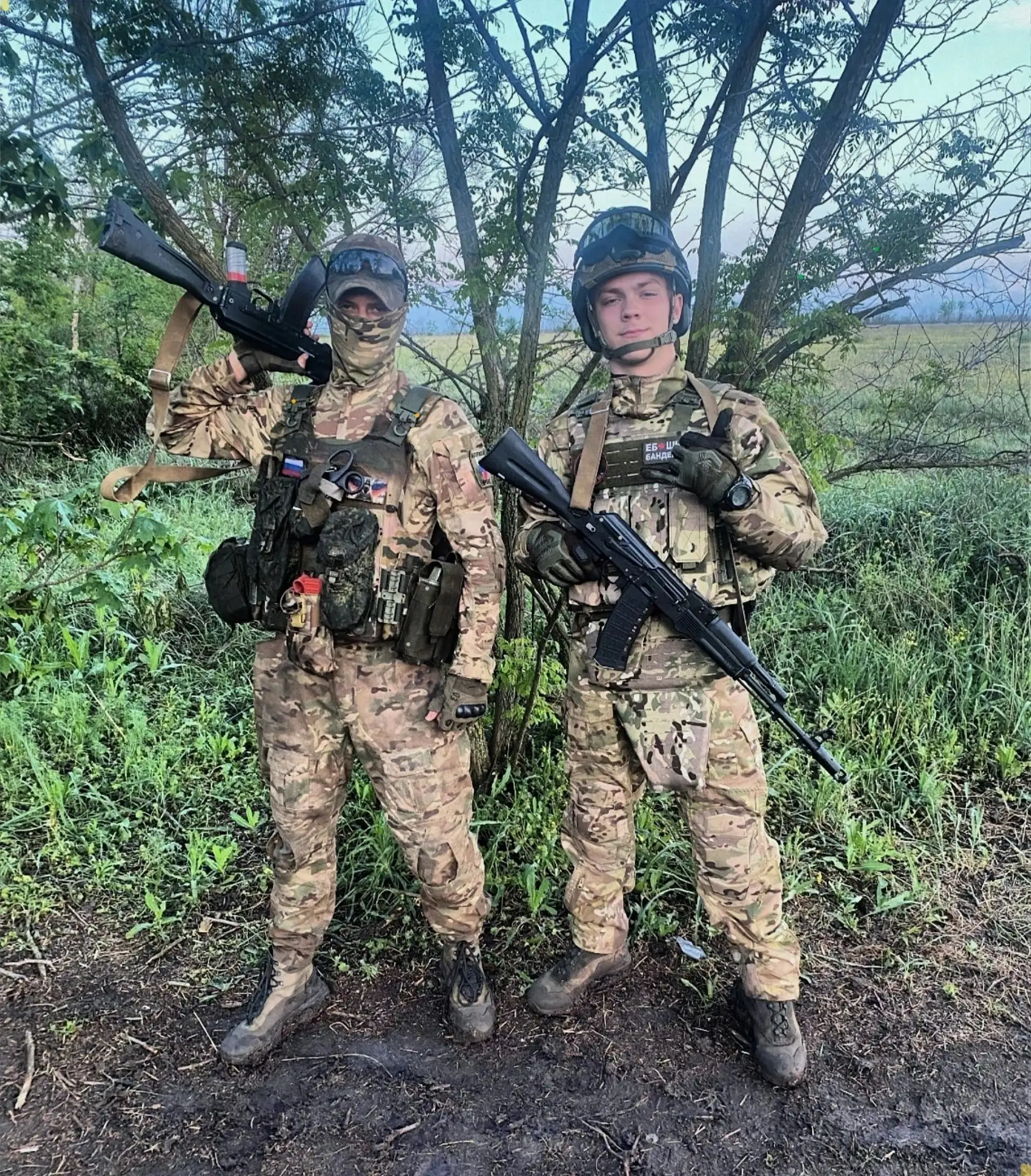 Когда фотограф просит сделать серьёзные лица, а вы и так серьёзные 😎