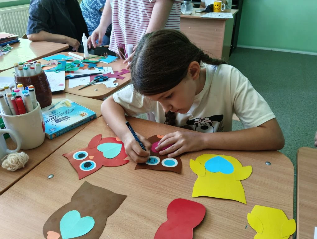 🌞В школьном летнем лагере нам некогда скучать. С утра  у нас много дел. Сначала любимая "Мастерилка