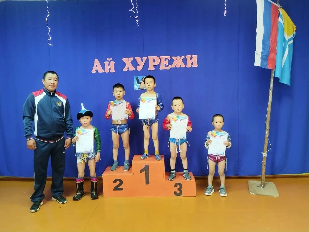 «Ай хурежи» школаже белеткел болук.