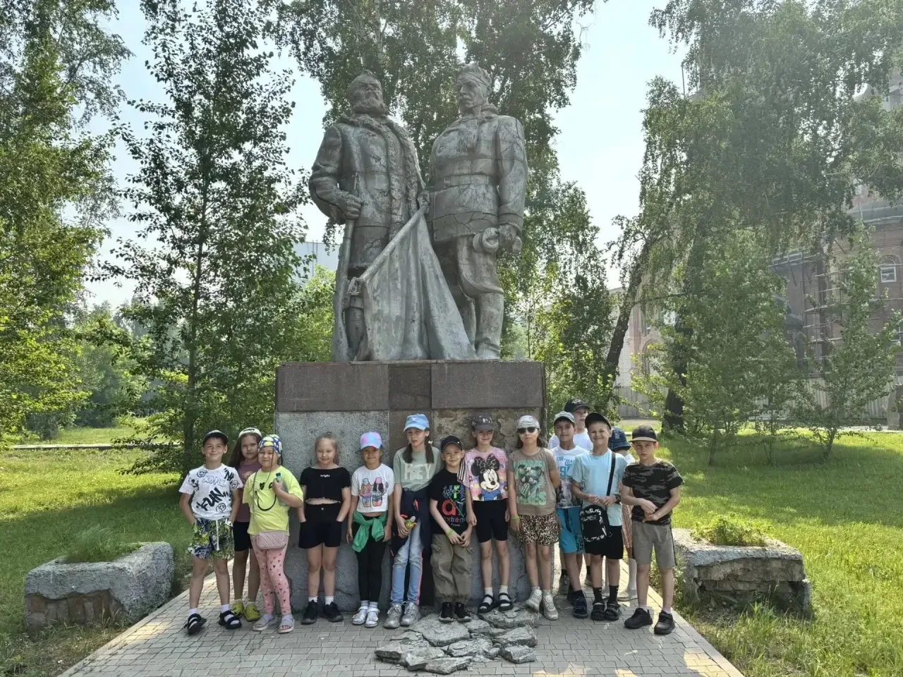 А вы знаете, что такое настоящая пешая экскурсия? 
Это не просто прогулка по знакомым улицам, а путе