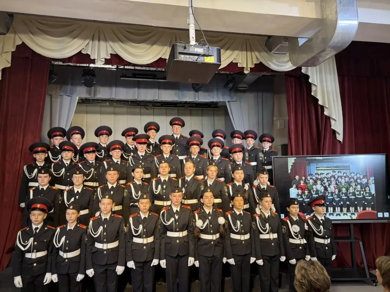 Теплая встреча с Шиткинской школой. 1 часть   Сегодня в нашей школе было по-особенному многолюдно и 