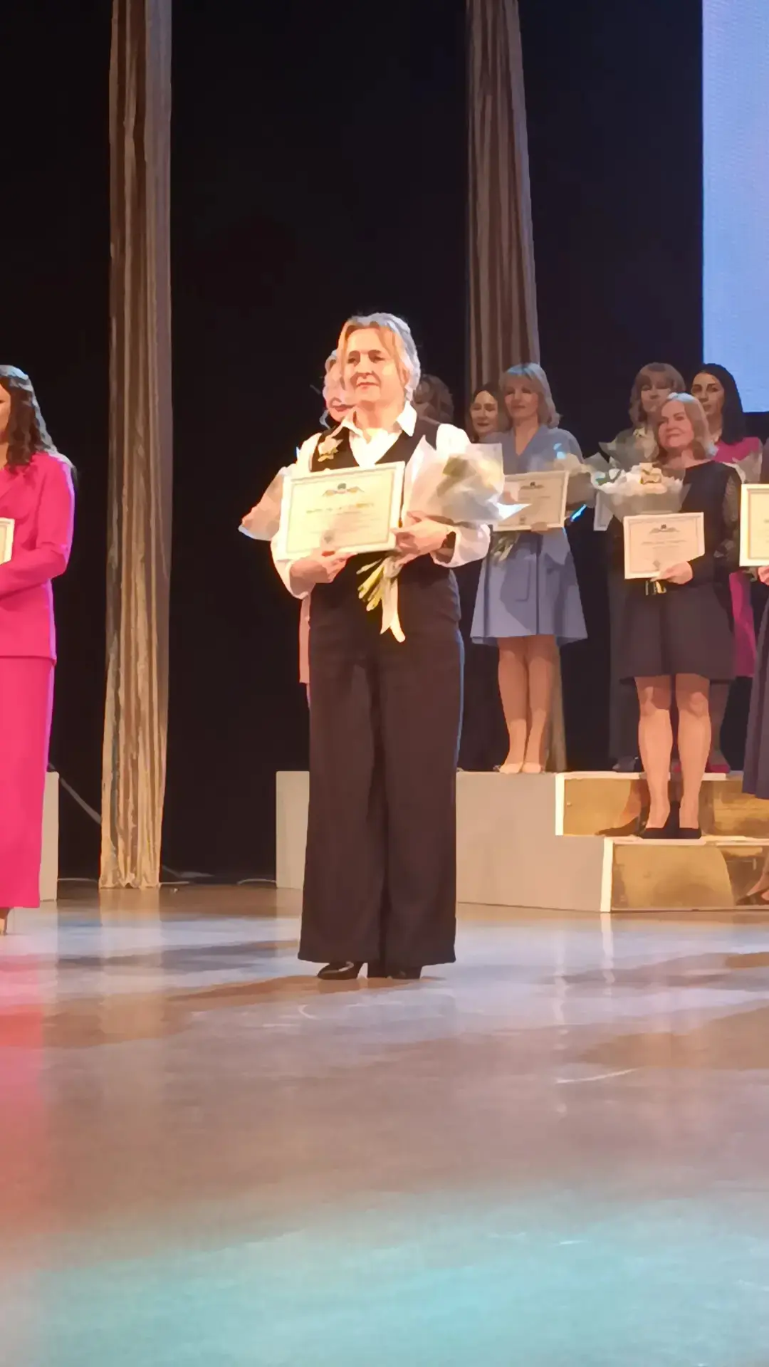 🎉 Поздравление лауреату муниципального этапа конкурса «Учитель года России» 🎉  Уважаемые коллеги, уч