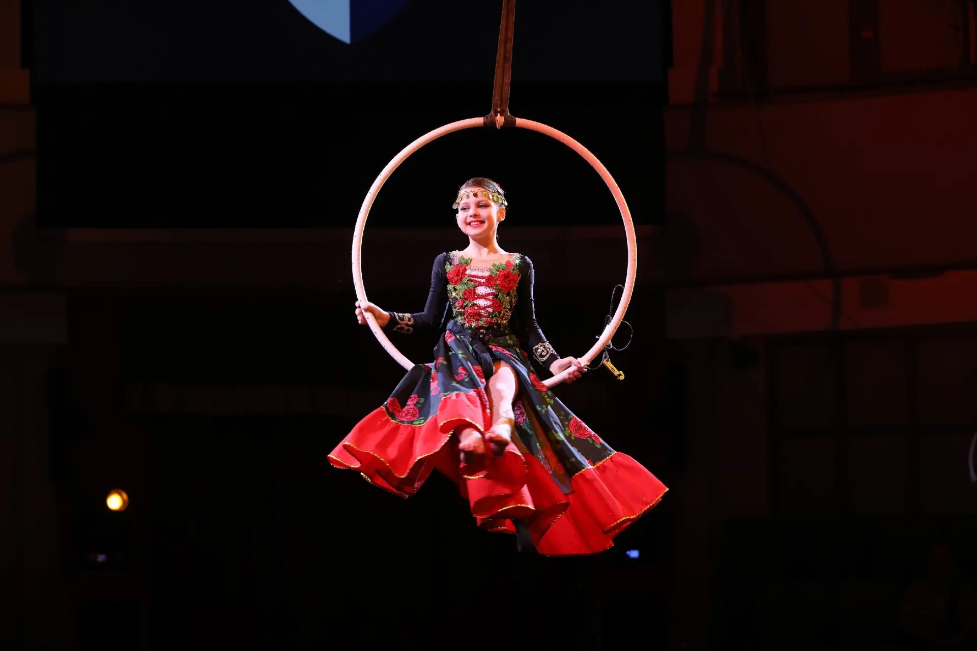 🎪 Снова на высоте: Катя Серова — лучшая в Москве!  Международный фестиваль циркового искусства «Моя 