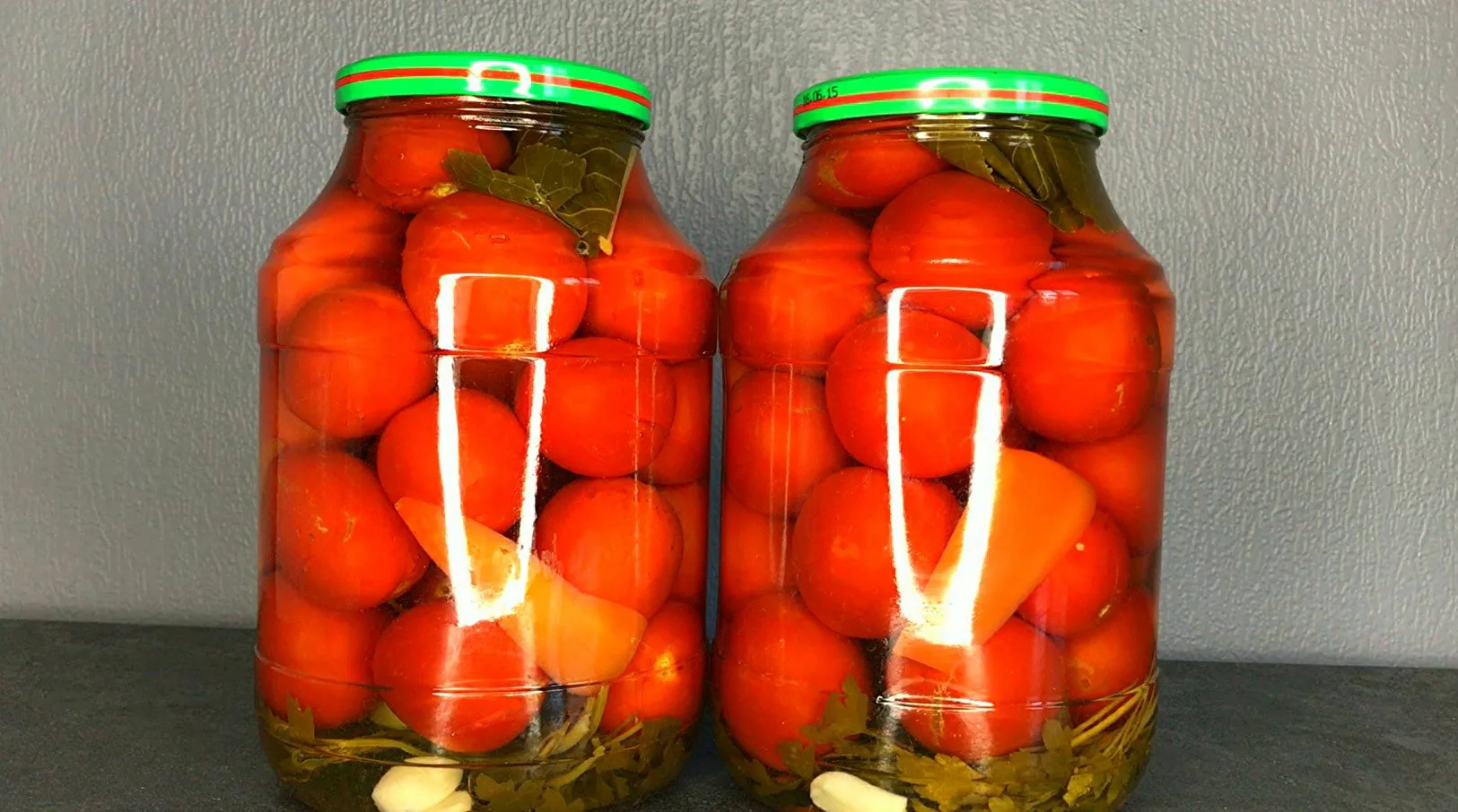 Это универсальный маринад, который просто отлично подходит для маринования огурцов, пом...