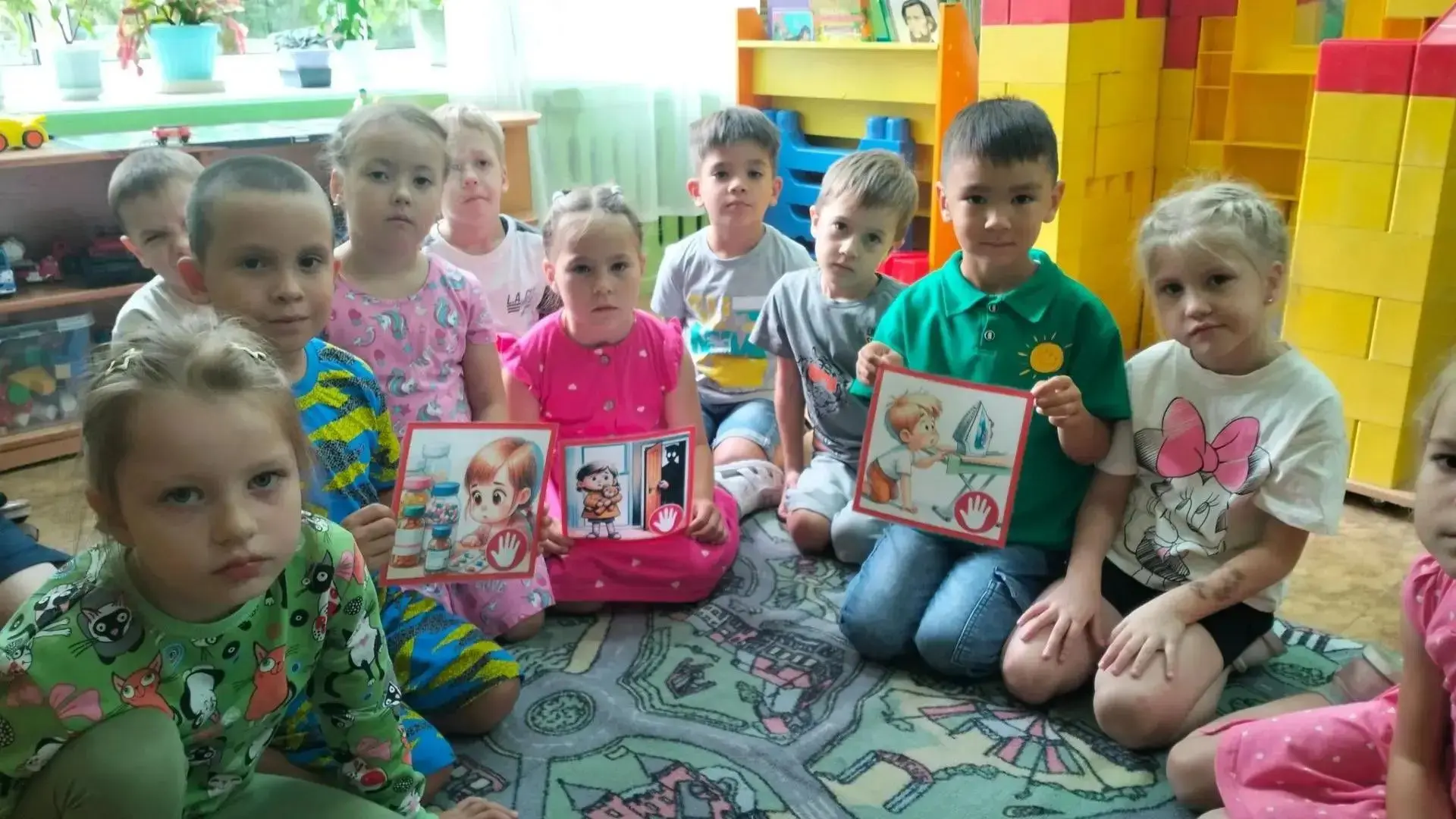 🗓 В рамках Дня солидарности в борьбе с терроризмом в подготовительной группе «Золушка»...