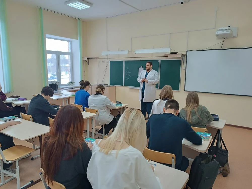 🧬11-го марта для наших старшеклассников состоялась встреча с врачом-инфекционистом ГБУЗ НСО "НРБ № 2