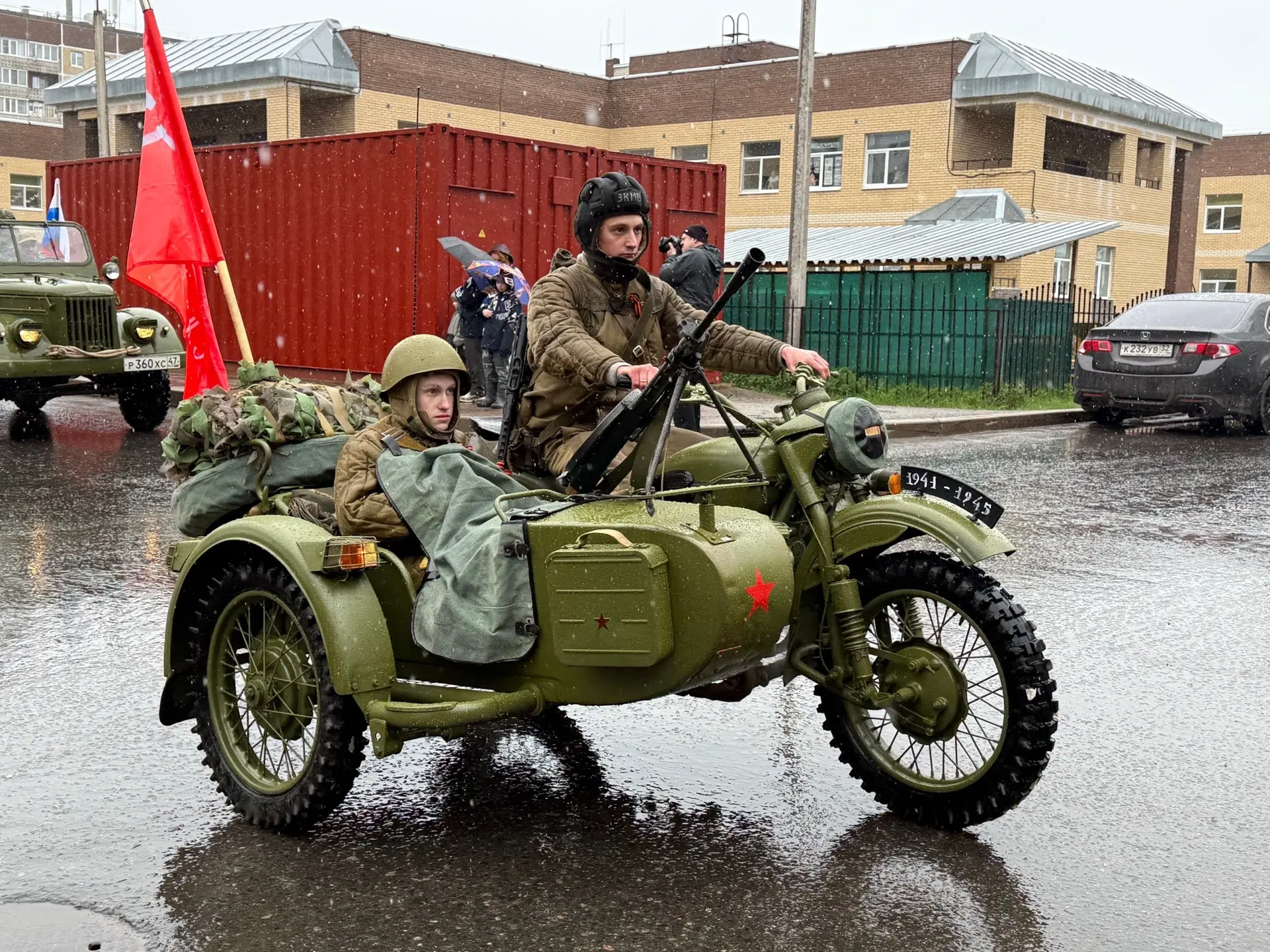 ✅ Победный привал едет по Тихвину