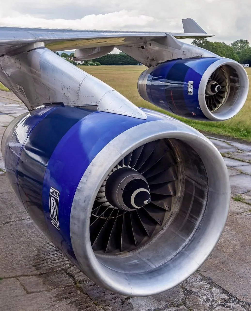 Дигатели все знают, а вот самолёт? ✈