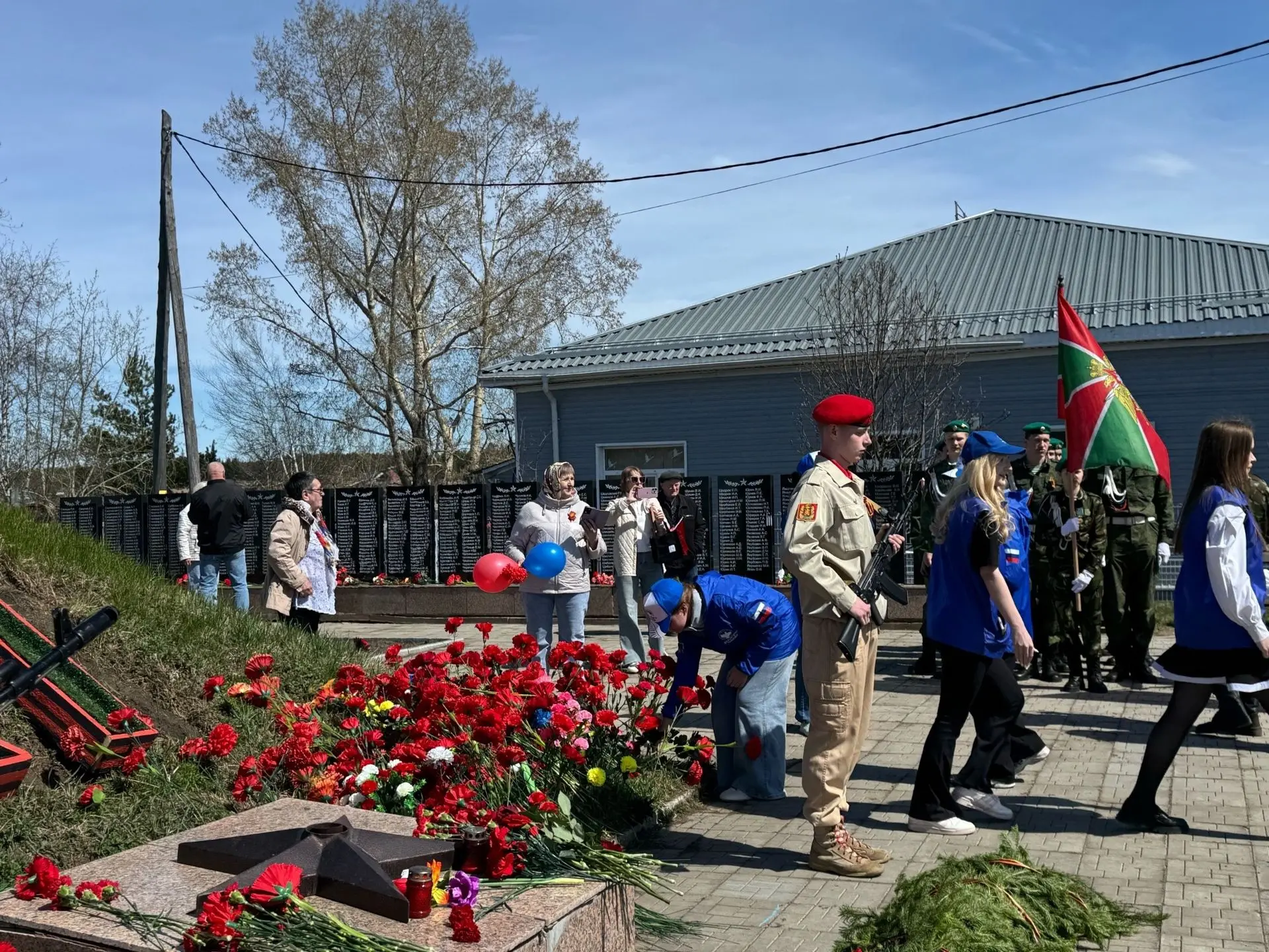 Бессмертный полк прошагал по улицам с. Тасеево  9 мая в с. Тасеево прошла всенародно любимая акция «