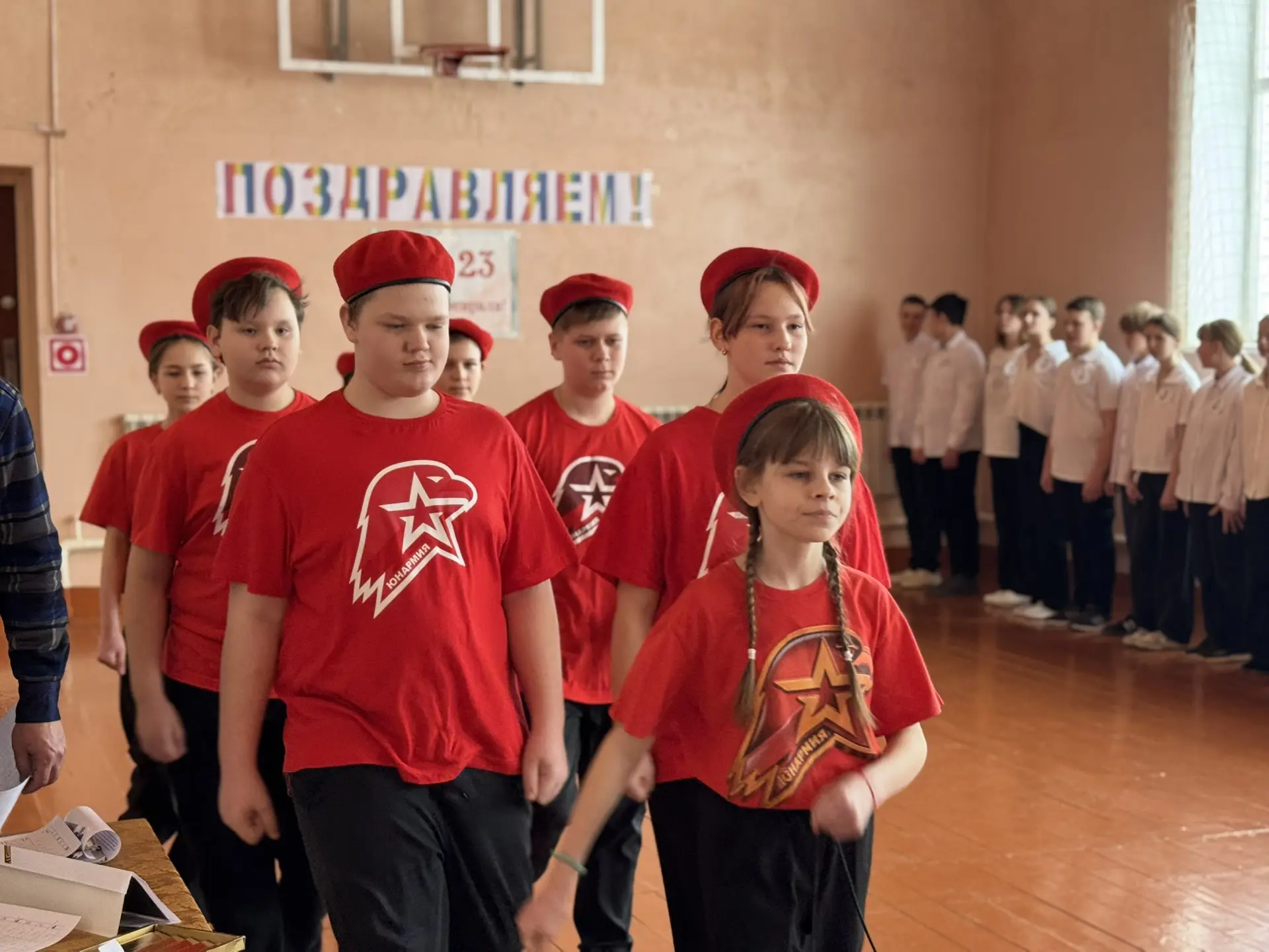 🇷🇺В рамках месячника оборонно - массовой и спортивной работы в нашей школе прошёл кон...