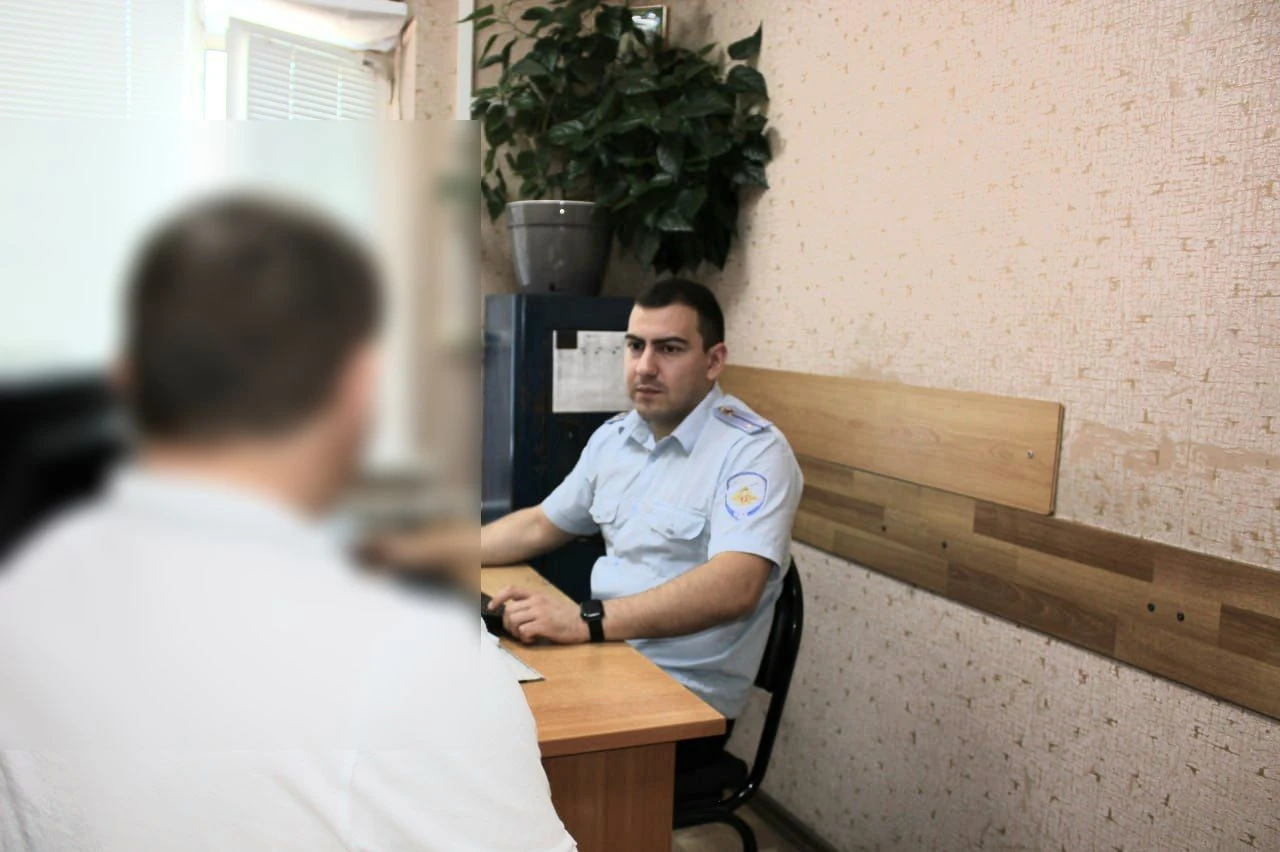 В Курганинске полицейские задержали наркозакладчика на месте преступления