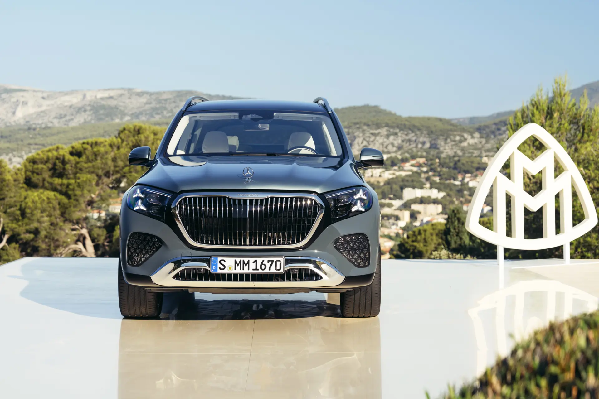 Новая грань роскоши флагманского "GLS" от подразделения "Mercedes-Maybach".
Компания "Mercedes-Benz"