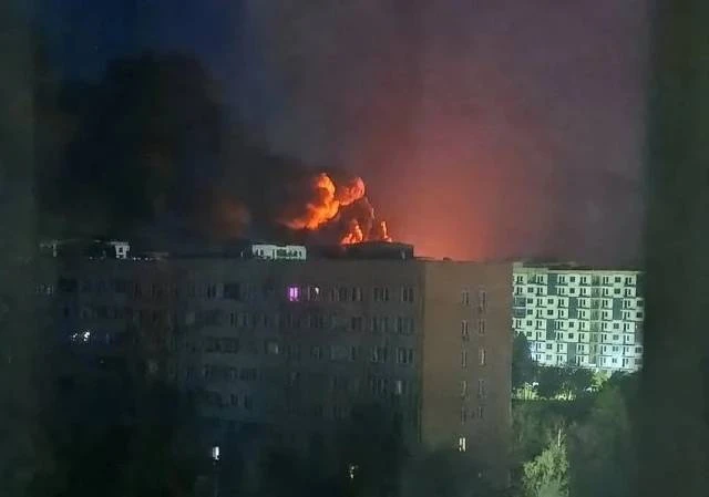 БПЛА ВСУ атаковали ТЦ "Галактика" в Мариуполе