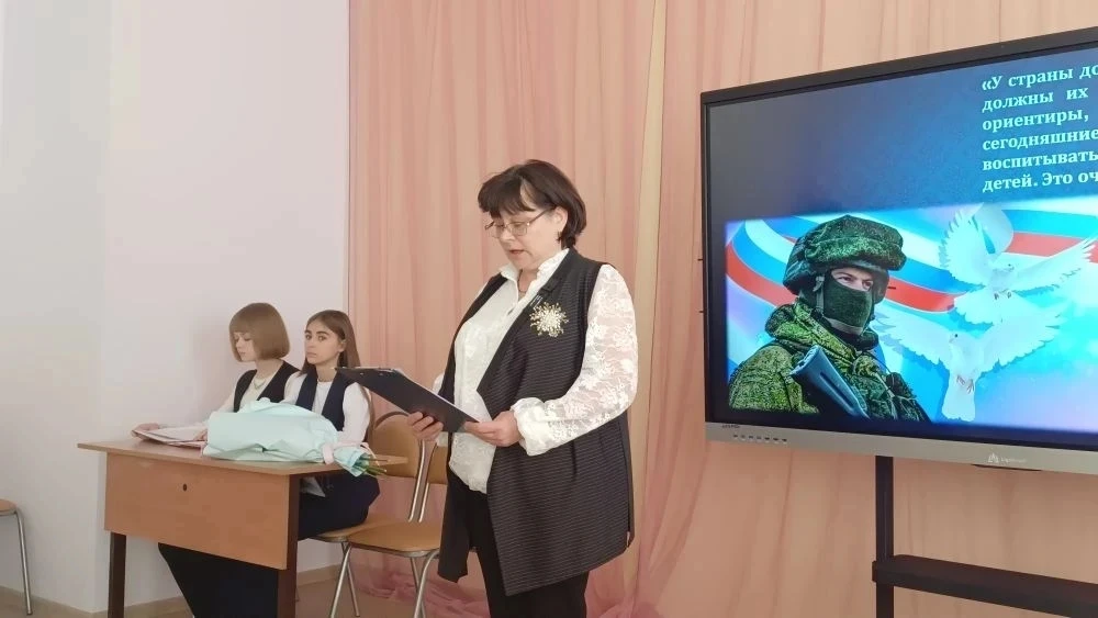 13 марта  в нашей школе особое событие - открытие доски  Памяти выпускнику школы Шамину...