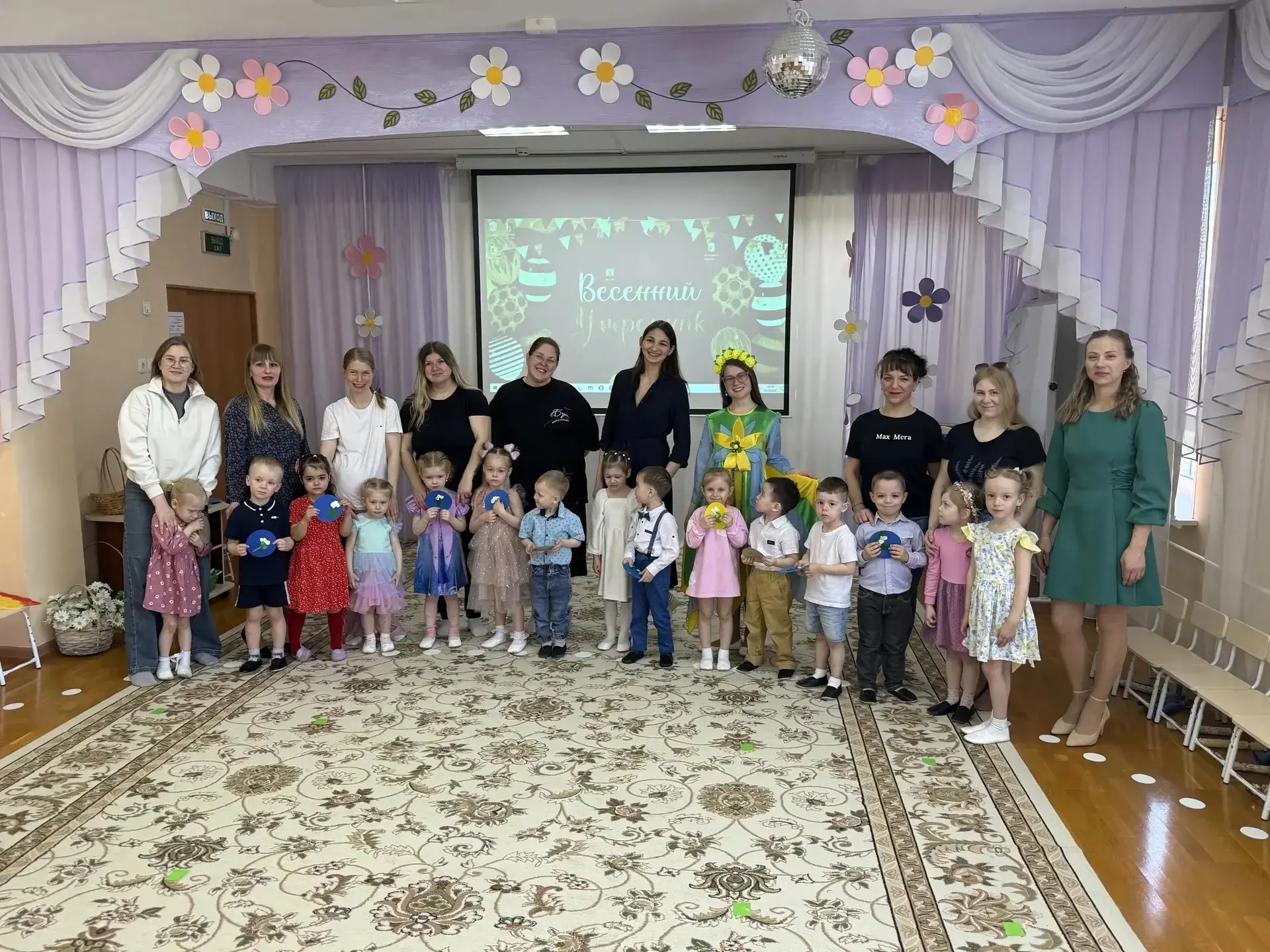 В  нашем  детском саду  прошли весенние утренники в группах «Пчелка» и «Воробушки». Мал...