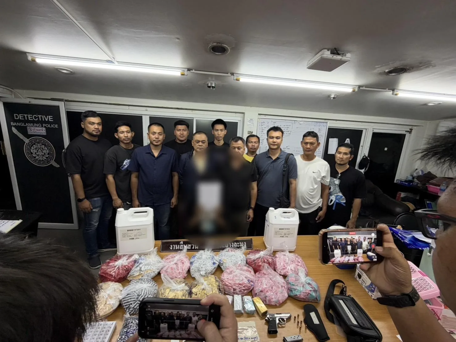 ⚖️ В Сри Раче полиция накрыла нелегальную лабораторию: изъяли 2800 капсул кетамина, пис...