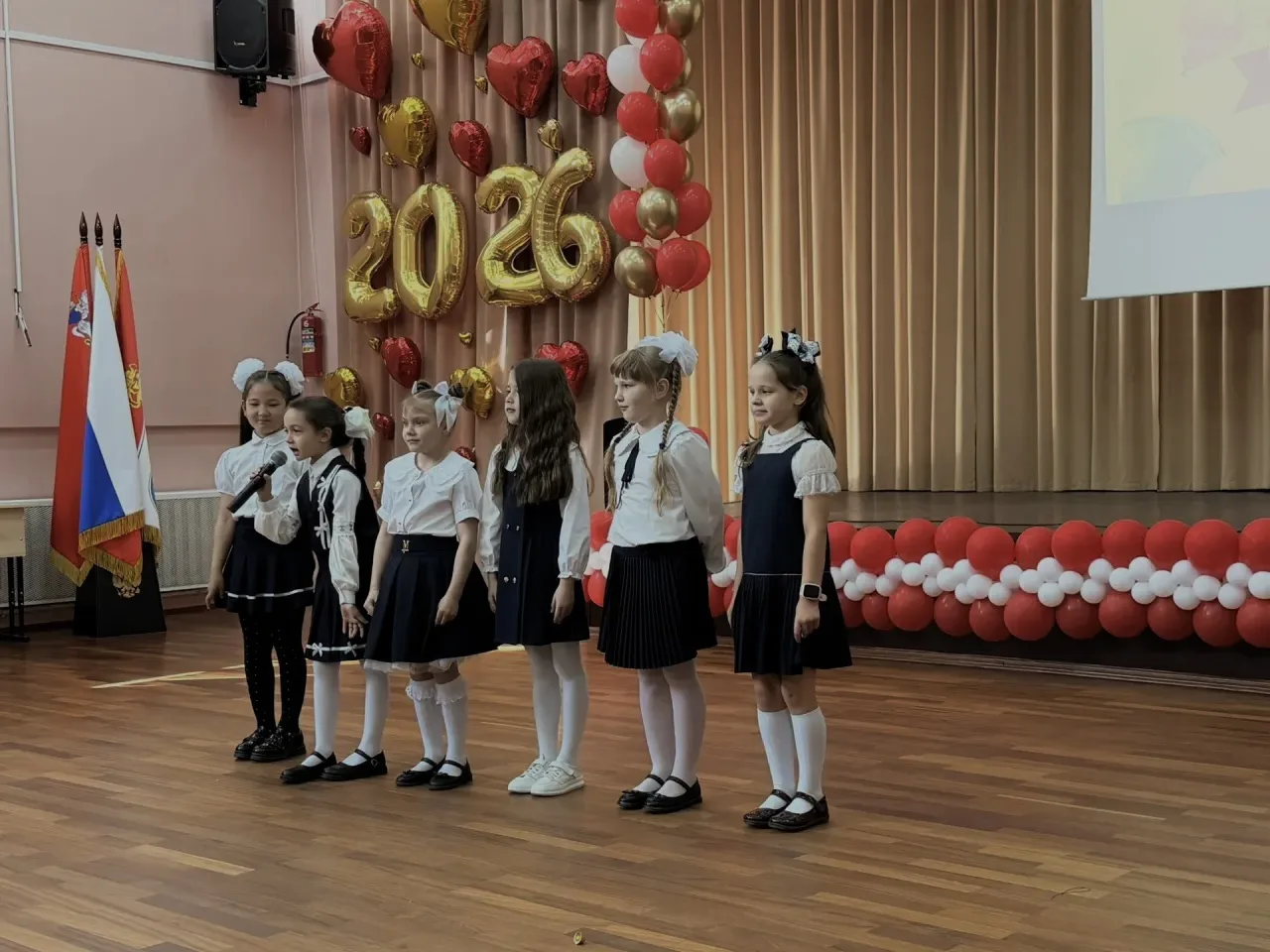 🔔 Последний звонок в МБОУ СОШ №4 (корпус 2)!  🏫 Сегодня для наших одиннадцатиклассников прозвучал са