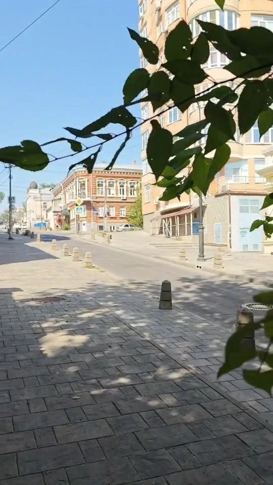 Вот такой вот прекрасный и по-прежнему летний Ростов Папа.